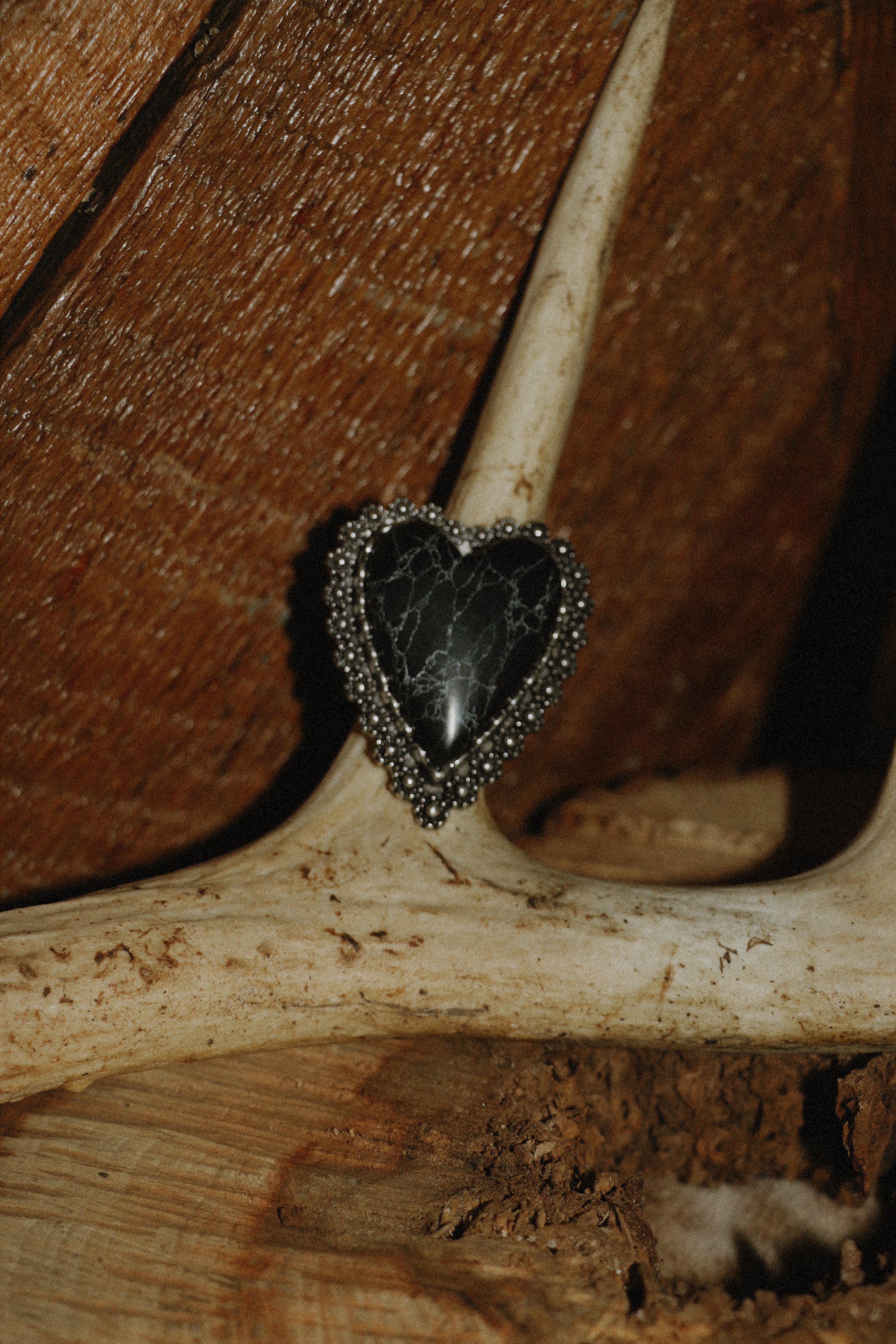 Heart of the West ring - Black